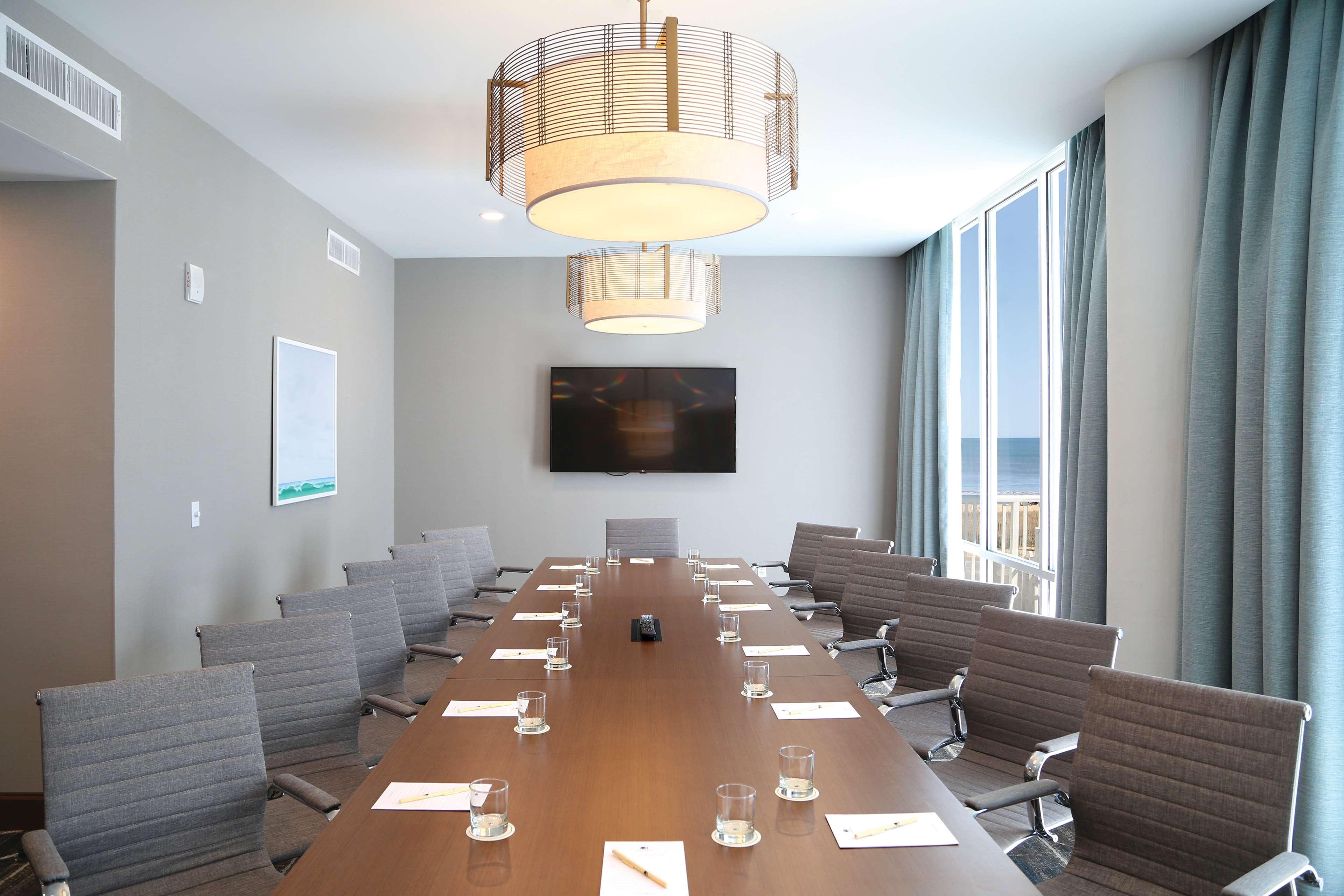 Doubletree By Hilton Ocean City Oceanfront Exterior photo
