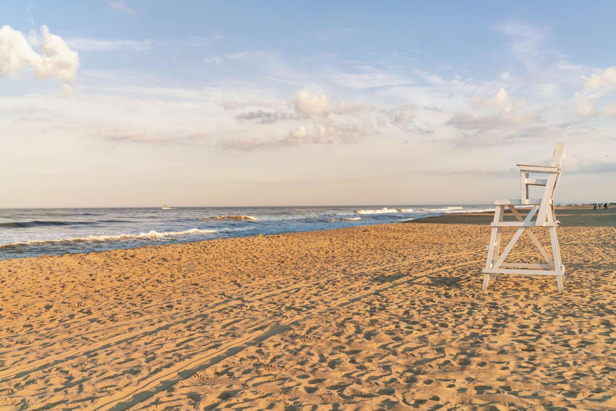 Doubletree By Hilton Ocean City Oceanfront Exterior photo